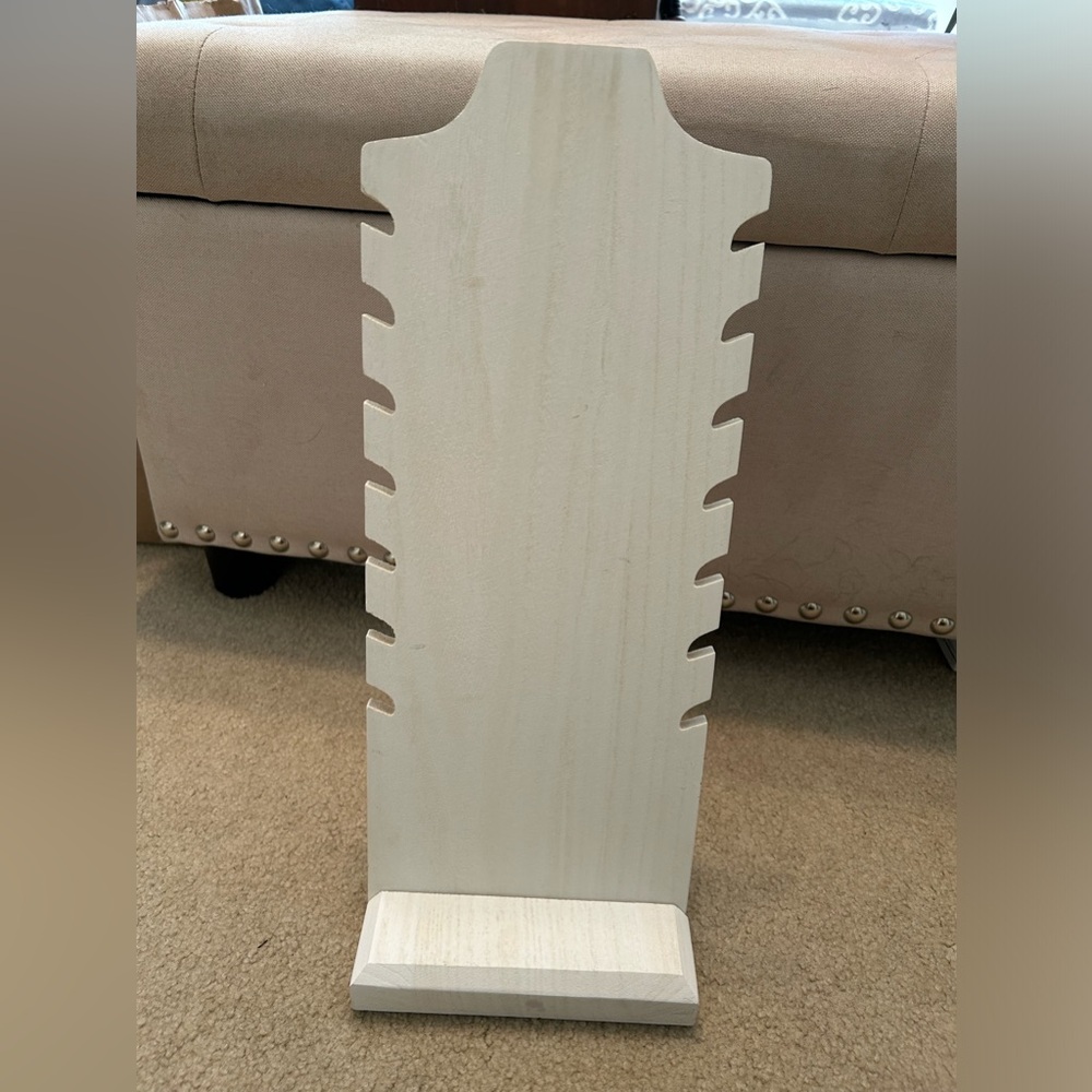 Necklace organizer